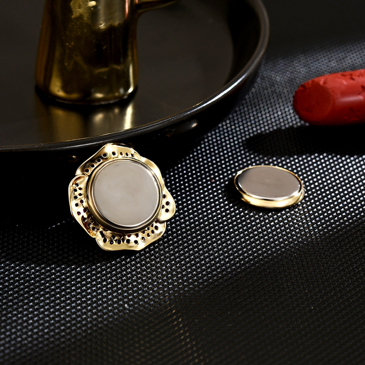 Beauty Luxury Brass Magnetic a - огляд і ціна Women'S Accessories Clothing